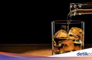 Heboh Anggota DPRD Sulut Cindy Santai Pamer Pesta Miras di Pantai