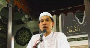 Munarman Ditangkap Polisi di Rumahnya